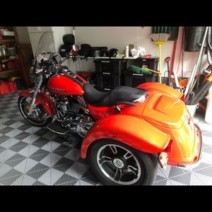 Meet your Posher, Leonard